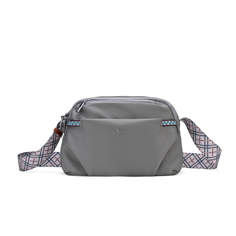 莱夫新款2020夏百搭菱格帆布斜挎包 广州莱夫酷舟女士包袋