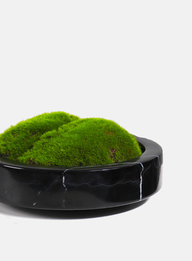 现代简约样板间客厅桌面软装组合