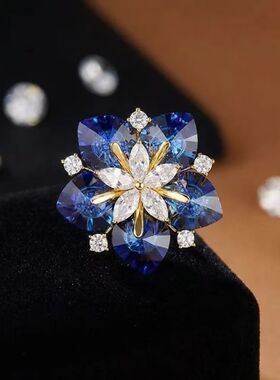 高档轻奢幻彩花朵胸针