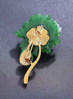 新款中国风绿色牡丹花胸针
