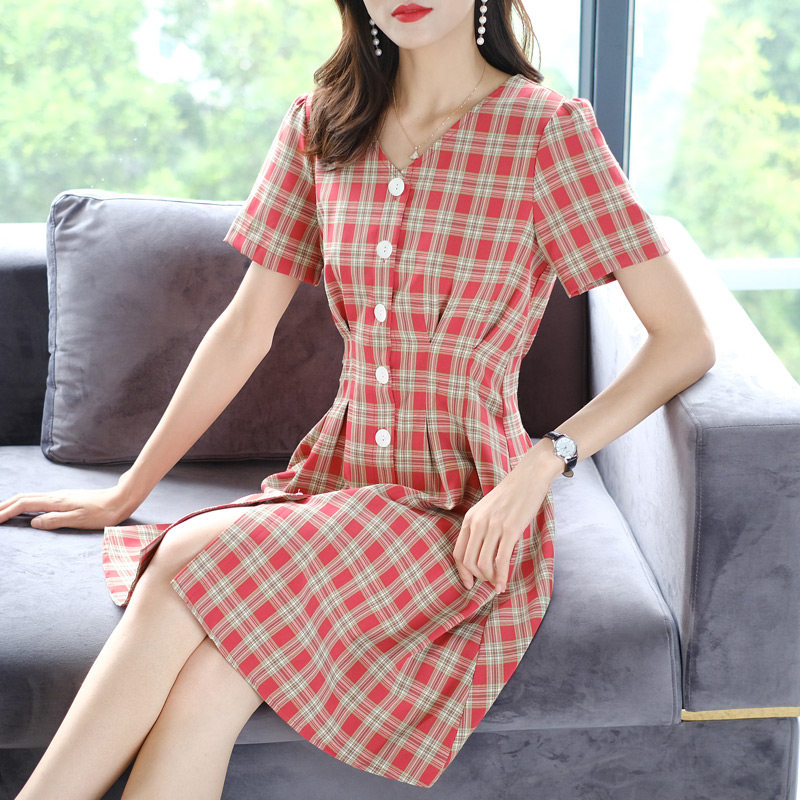  爱朴女装大码女装