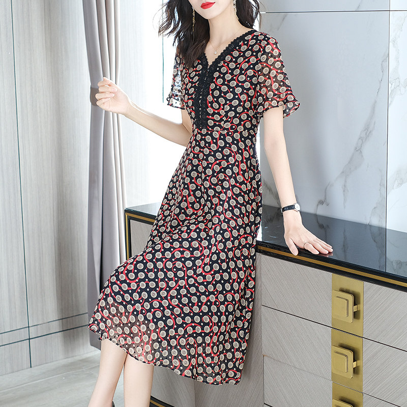  爱朴女装大码女装