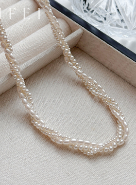 多层叠戴珍珠项链女士轻奢小众2026新款缠绕小米珠锁骨链颈链配饰