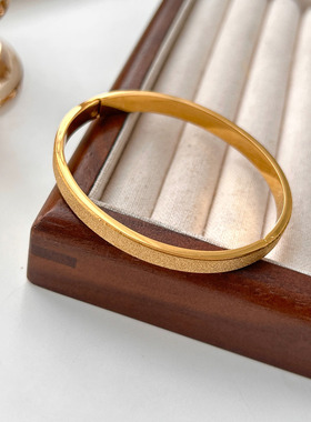 韩版轻奢小众设计磨砂钛钢手镯