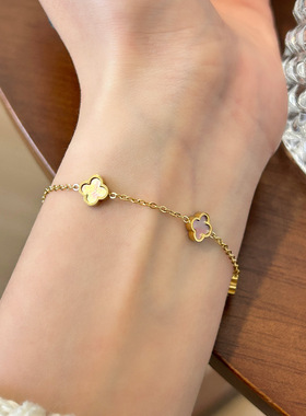 轻奢高级感迷你白贝四叶草手链