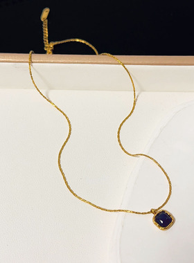 新款钛钢迷你黑色吊坠项链女轻奢小众设计感锁骨链秋冬毛衣链