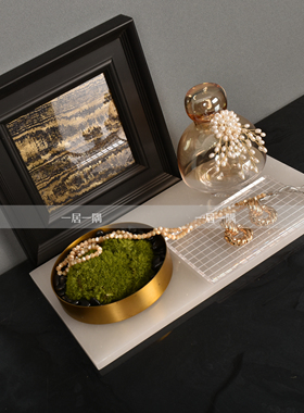 轻奢风样板间床头柜装饰摆件