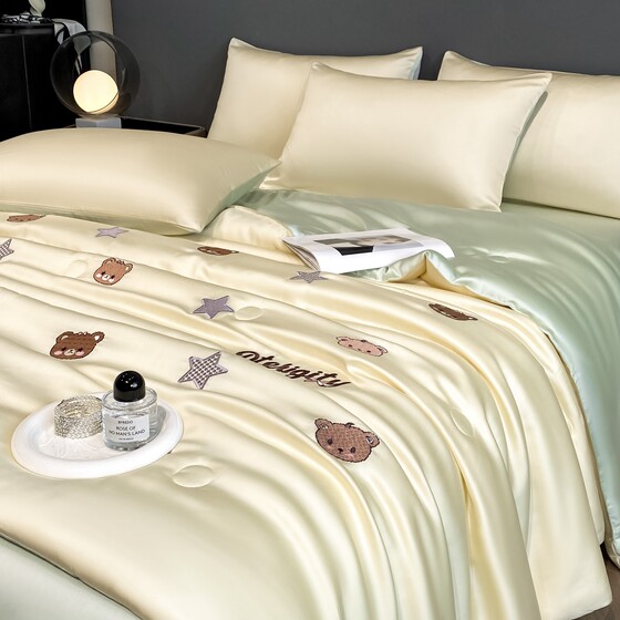 Cool feeling naked sleeping ice silk summer quilt four-piece set 2026 new summer single air-conditioned quilt core machine washable thin quilt six