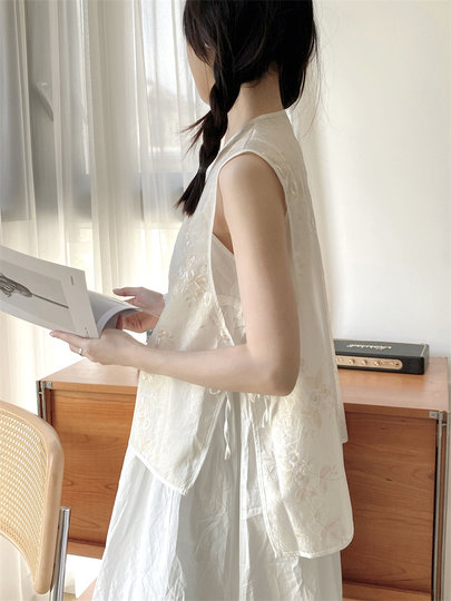 Black embroidered buckle Chinese style vest shawl