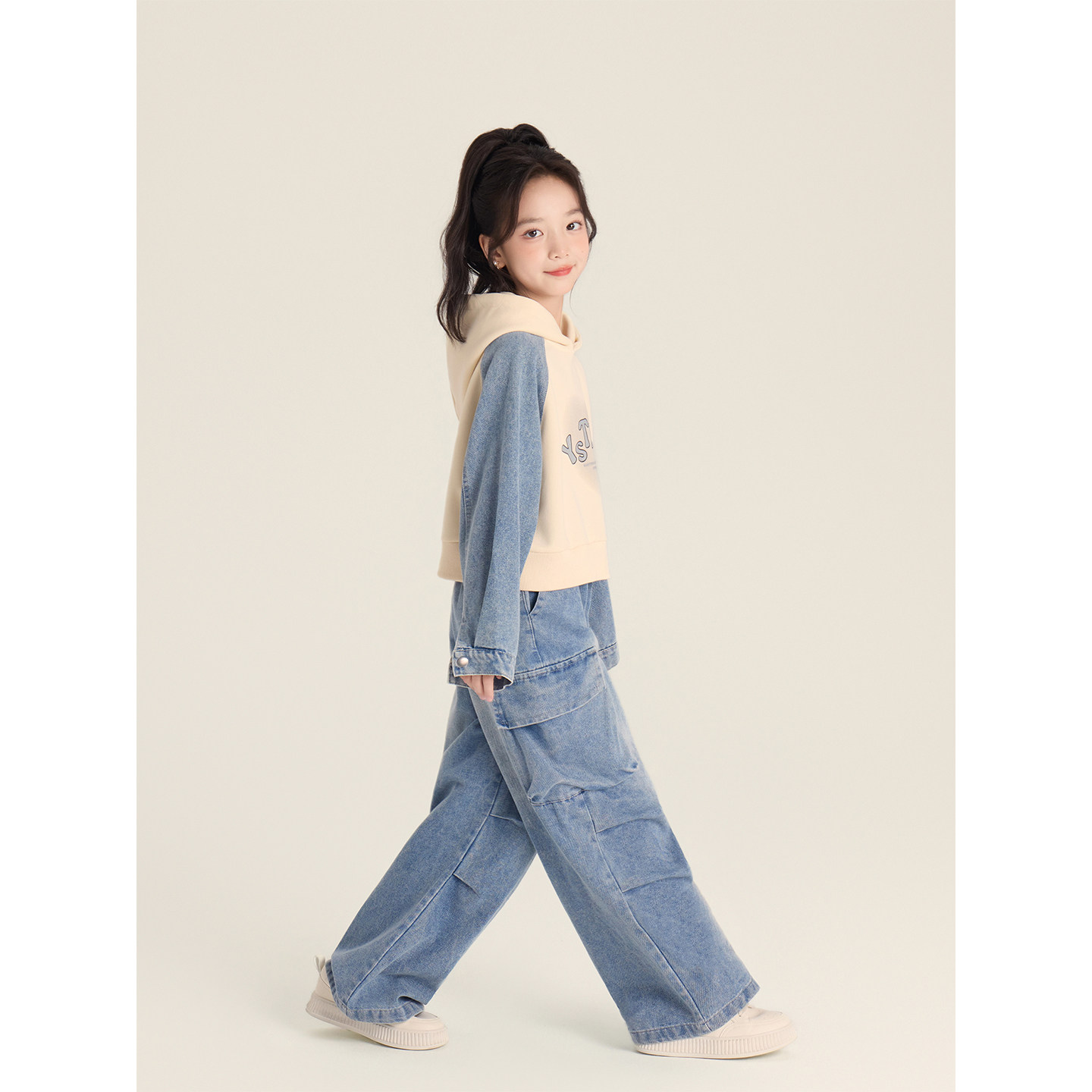 Amybaby女童套装秋季2025新款连帽英文印花卫衣蓝色简约牛仔裤