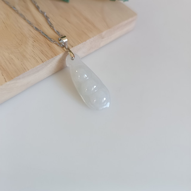 Natural Jadeite Green Bean Jade Pendant Necklace