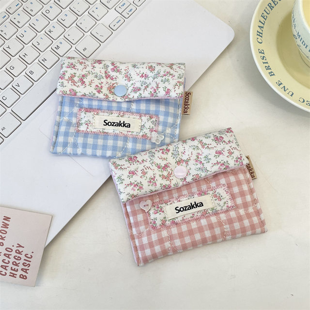 High-value sanitary napkin storage bag for students portable small fabric aunties bag for going out for months