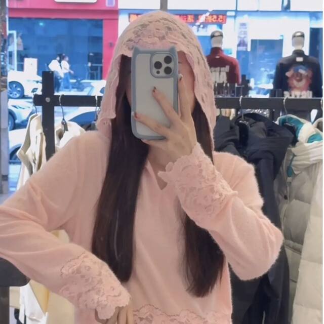 Sexy pure lust lace splicing hooded long-sleeved knitted top for women in autumn hot girl temperament loose slimming bottoming shirt