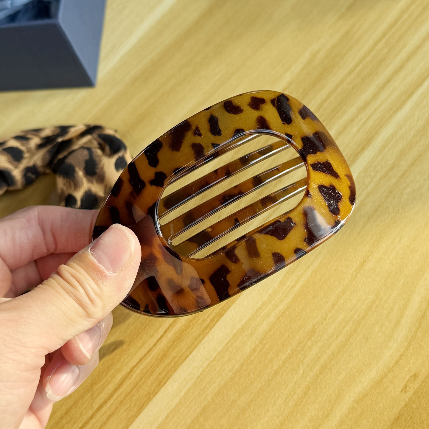 外网单个160+!气质女士心头爱！豹纹扁平夹高端四件套发饰发夹,淘宝优惠券,粉丝福利购,淘宝优惠卷