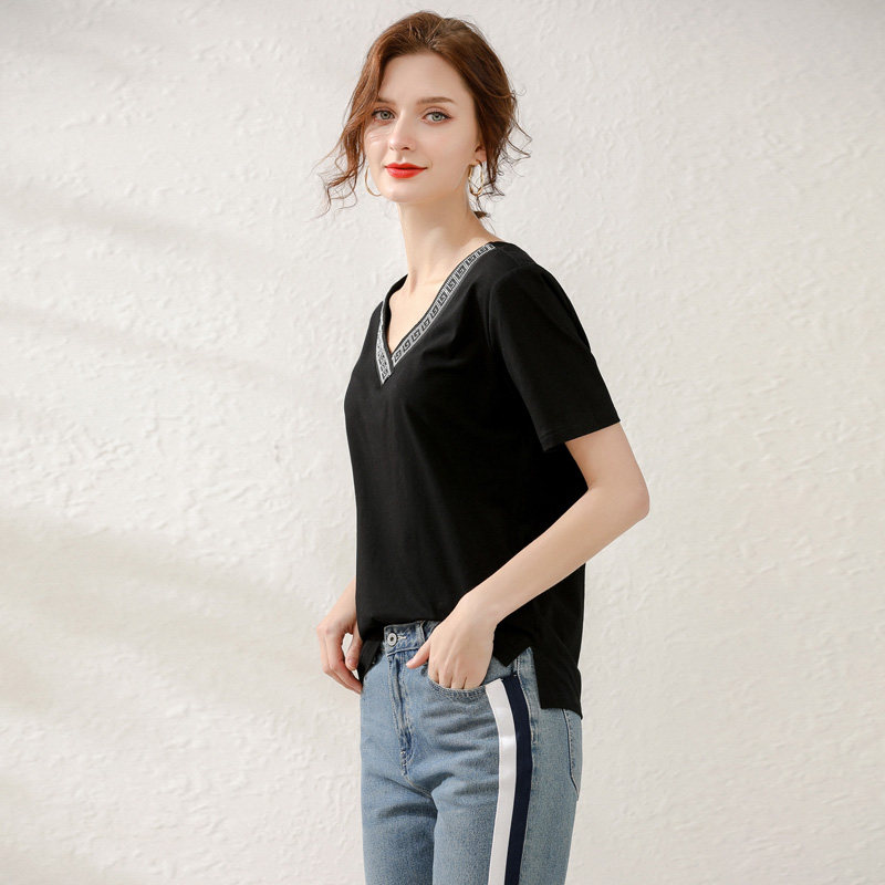 胖mm显瘦洋气v领遮肚子大码t恤 云妃秀大码女装