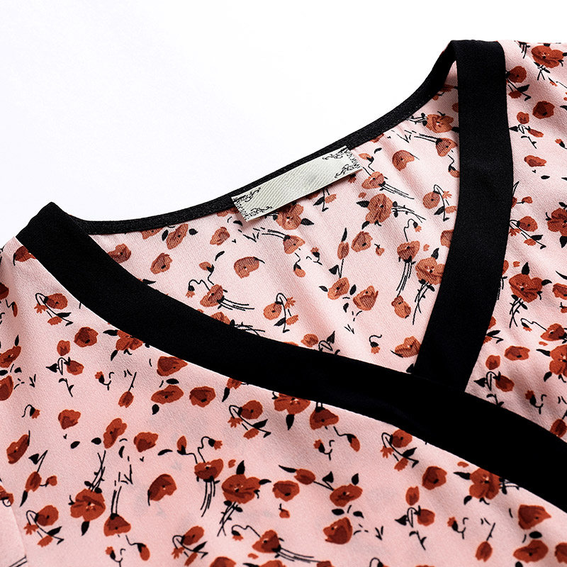 2020夏季新款胖妹妹显瘦v领连衣裙 云妃秀大码女装