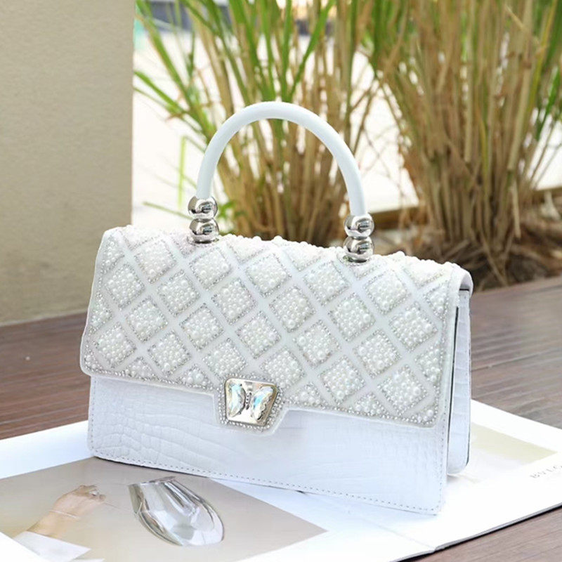 洋气真皮手提小方包牛皮菱格简约镶钻气质中年妈妈包婚包单肩斜挎,淘宝优惠券,粉丝福利购,淘宝优惠卷