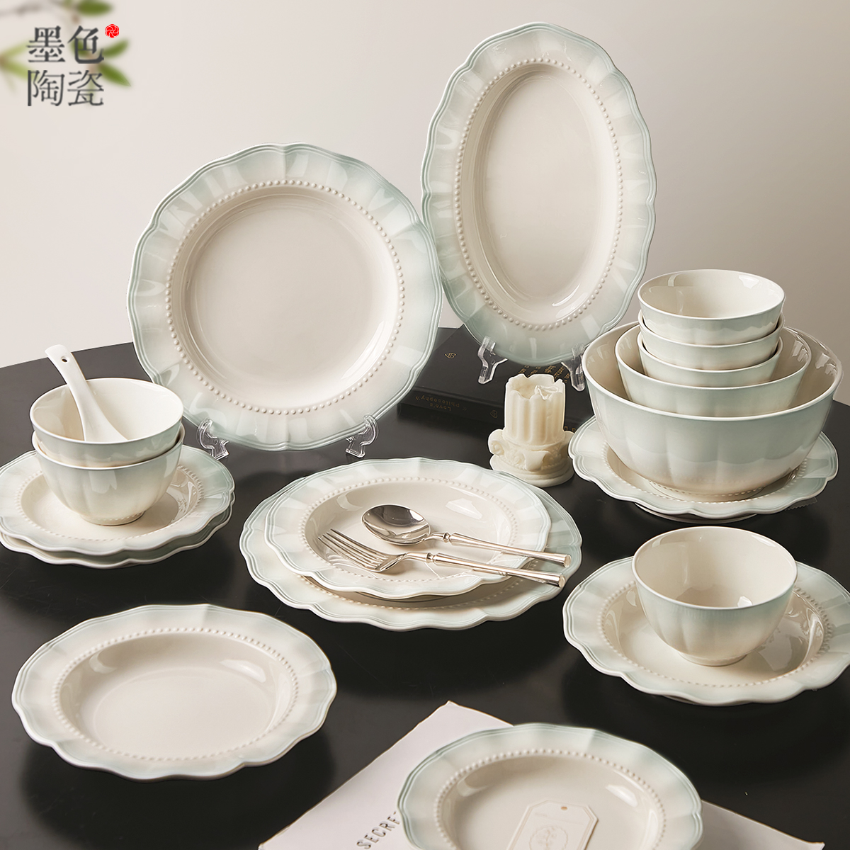 墨色法式浮雕餐具家用2025新款高级感米饭碗面碗汤碗盘子陶瓷碗具 - 图3