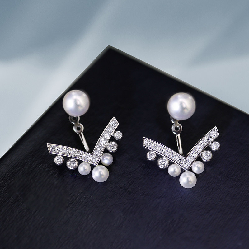 约瑟芬宋慧乔同款18K白金钻石日本akoya海水珍珠V型耳钉两用,淘宝优惠券,粉丝福利购,淘宝优惠卷