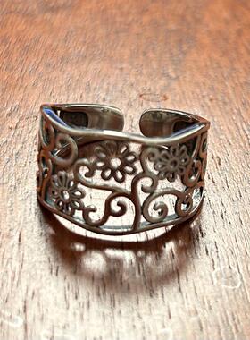 新款时尚镂空花纹指环