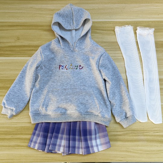 Figur Silikonpuppenkleidung Kapuzenpullover Rock Figur Schuhe Socken Set (Puppe nicht im Lieferumfang enthalten)