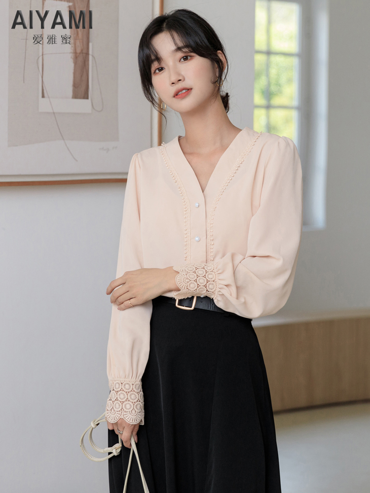 爱雅蜜旗舰店V领白色衬衫女长袖秋季新款气质职业上衣春秋蕾丝花边雪纺衫0