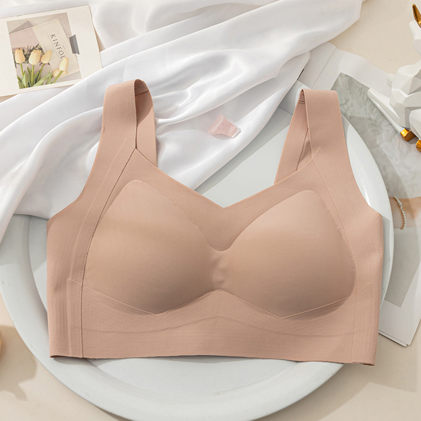 大码内衣女胖mm200斤乳胶聚拢收副乳防下垂运动薄款无痕美背文胸