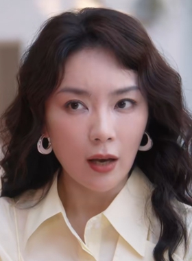 绽放的许开心于欣禾黎笑笑耳环