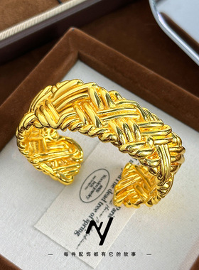 欧美轻奢b家小众设计高级感跨境编织麻花开口宽版10mm手镯女批发