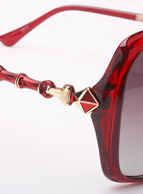 墨镜女士红色方形时尚风太阳眼镜