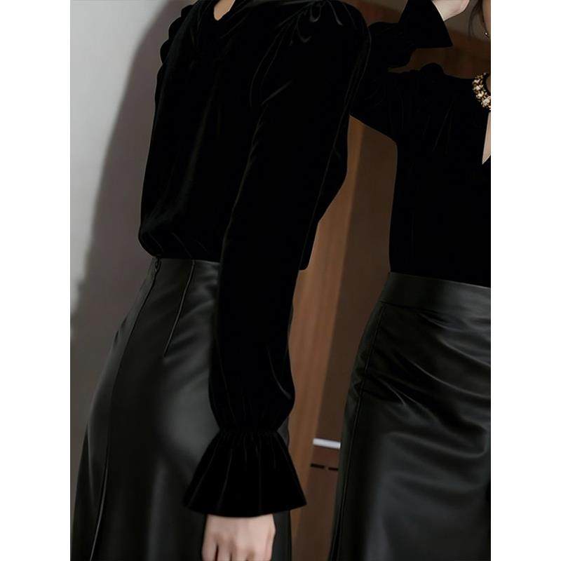 法式复古赫本风黑色修身显瘦丝绒打底衫女内搭秋冬喇叭袖绝美上衣,淘宝优惠券,粉丝福利购,淘宝优惠卷