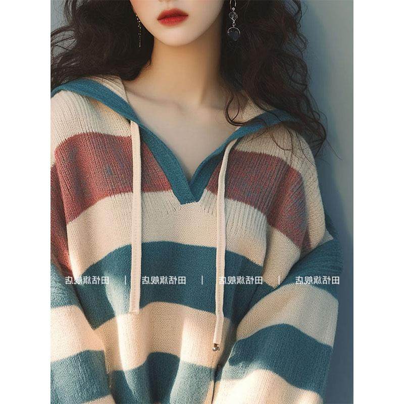 早秋新款韩系穿搭毛衣女慵懒高级感绿色v领条纹拼色针织连帽上衣,淘宝优惠券,粉丝福利购,淘宝优惠卷