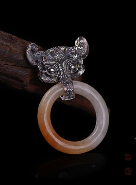 儒匪窝 复刻西周瑞兽铺首衔环 银配翡翠袈裟环 三