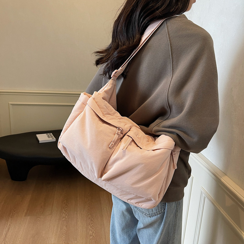 户外休闲大容量饺子包通勤简约单肩斜挎布包时尚百搭学生上课背包,淘宝优惠券,粉丝福利购,淘宝优惠卷