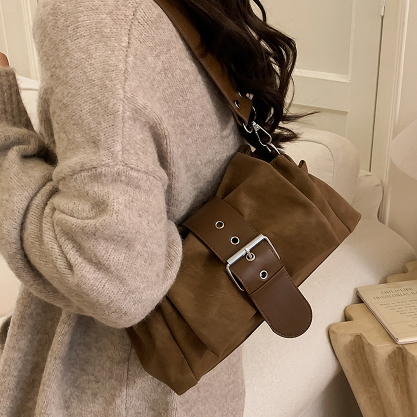 2025冬季新款小众设计手提包女高级感皮带扣单肩腋下包百搭斜挎包,淘宝优惠券,粉丝福利购,淘宝优惠卷