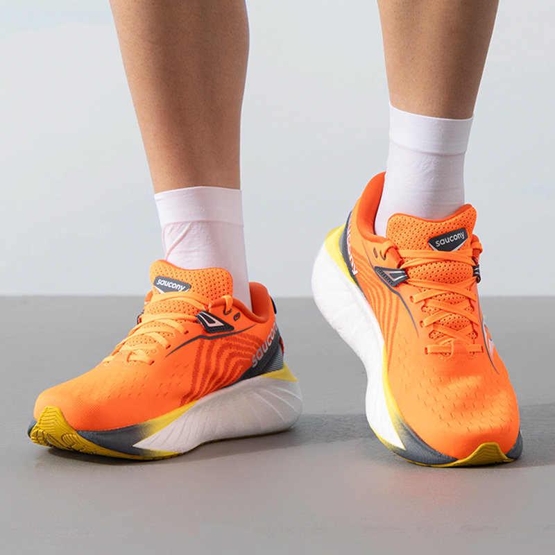 Saucony索康尼TRIUMPH胜利22跑步鞋男鞋春季新款减震跑鞋运动鞋子