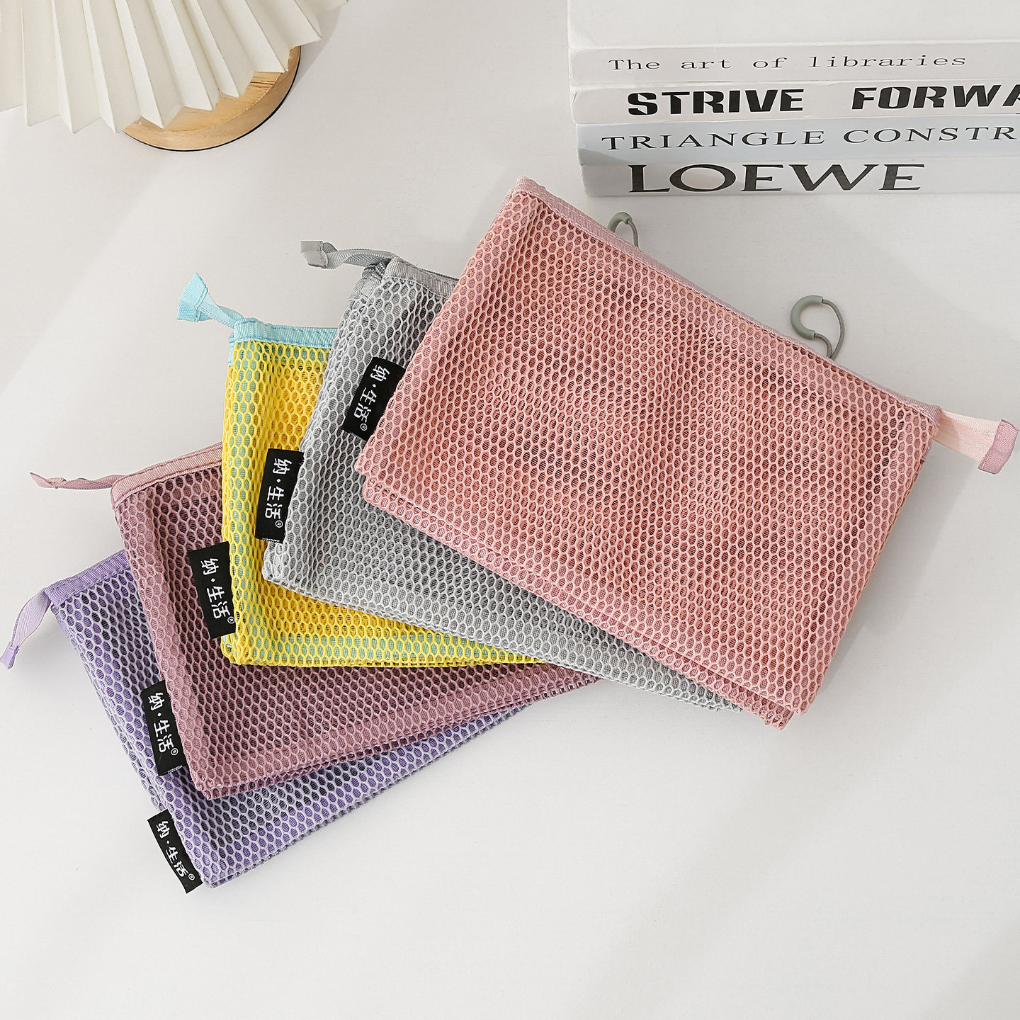 大容量分区化妆收纳包女士随身口红补妆包小杂物袋便携旅游洗漱包,淘宝优惠券,粉丝福利购,淘宝优惠卷