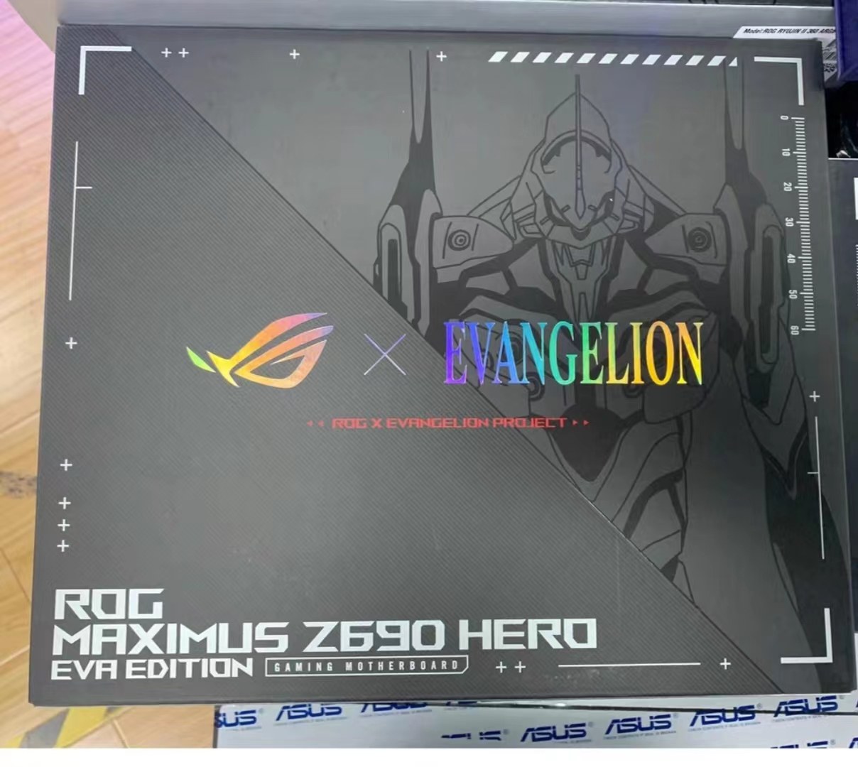 Материнская плата Asus MAXIMUS Z690 HERO EVA Evangelion 1700 поддерживает процессор 12/13/14 поколения Изображение 1
