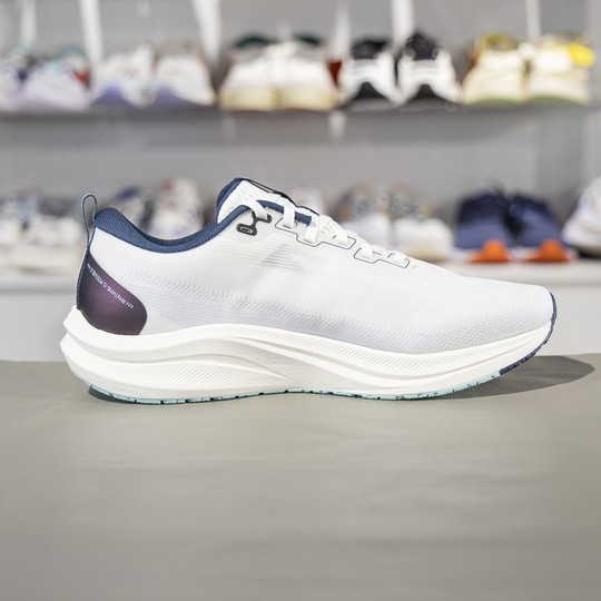 李宁赤兔8跑步鞋男子2025新款轻量减震回弹竞速训练跑鞋ARPV001