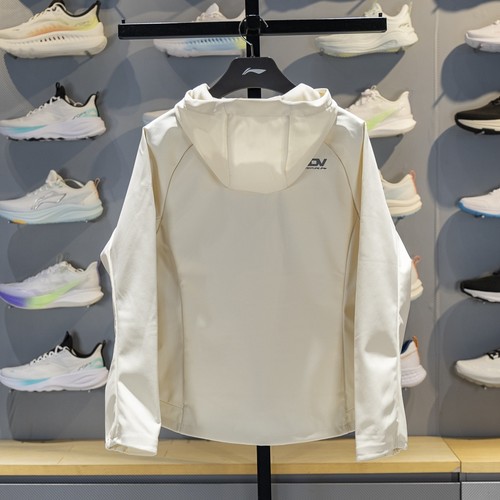 李宁女子风衣2025冬季新款加绒保暖反光防泼水软壳外套AFDVG72 - 图1