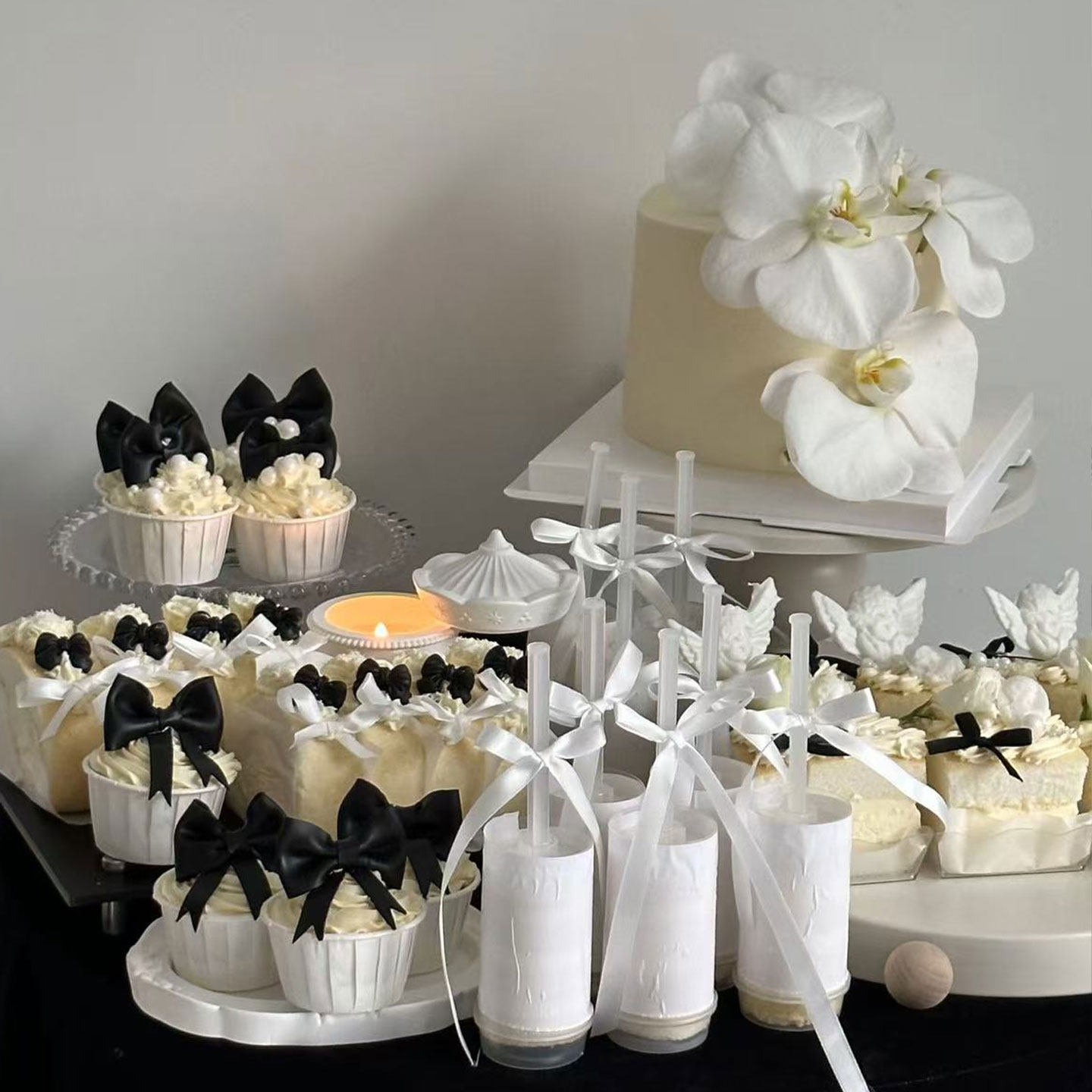 简约ins高级黑白色系茶歇甜品台蛋糕装饰蝴蝶兰鲜花蝴蝶结推推乐,淘宝优惠券,粉丝福利购,淘宝优惠卷