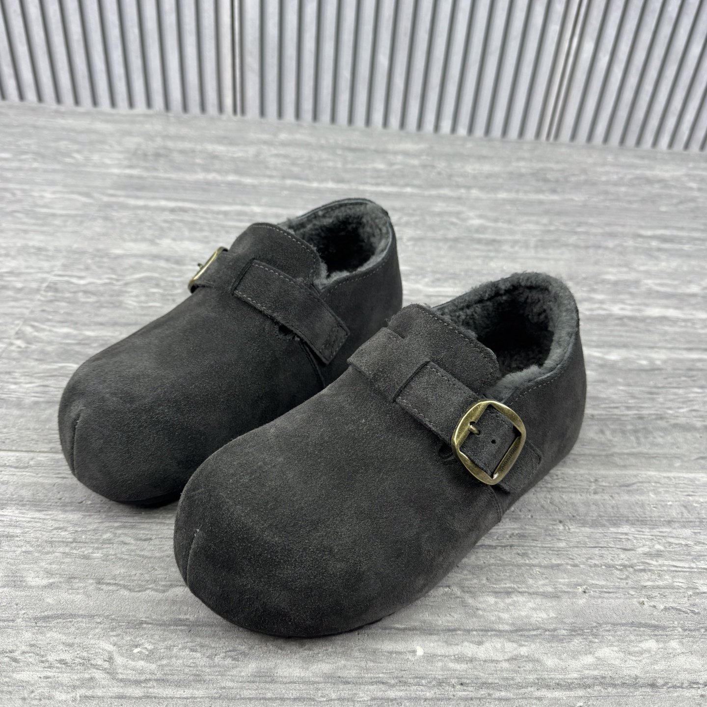 欧洲站欧货真皮女鞋2025冬季新款低跟平底加绒羊毛皮带扣豆豆鞋潮,淘宝优惠券,粉丝福利购,淘宝优惠卷