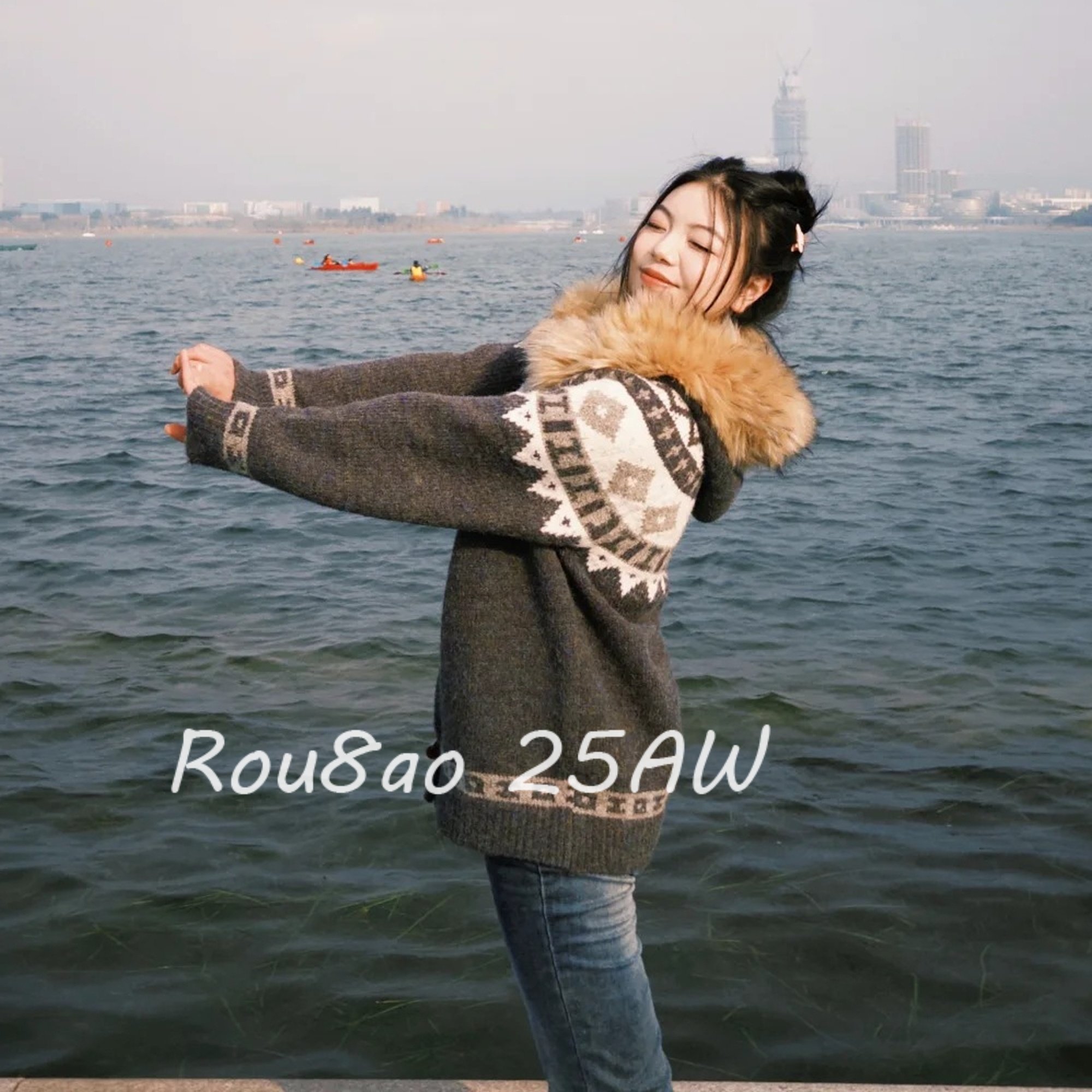 Rou8ao微胖大码女装微胖MM牛角扣毛领连帽毛衣外套费尔岛毛织外套,淘宝优惠券,粉丝福利购,淘宝优惠卷