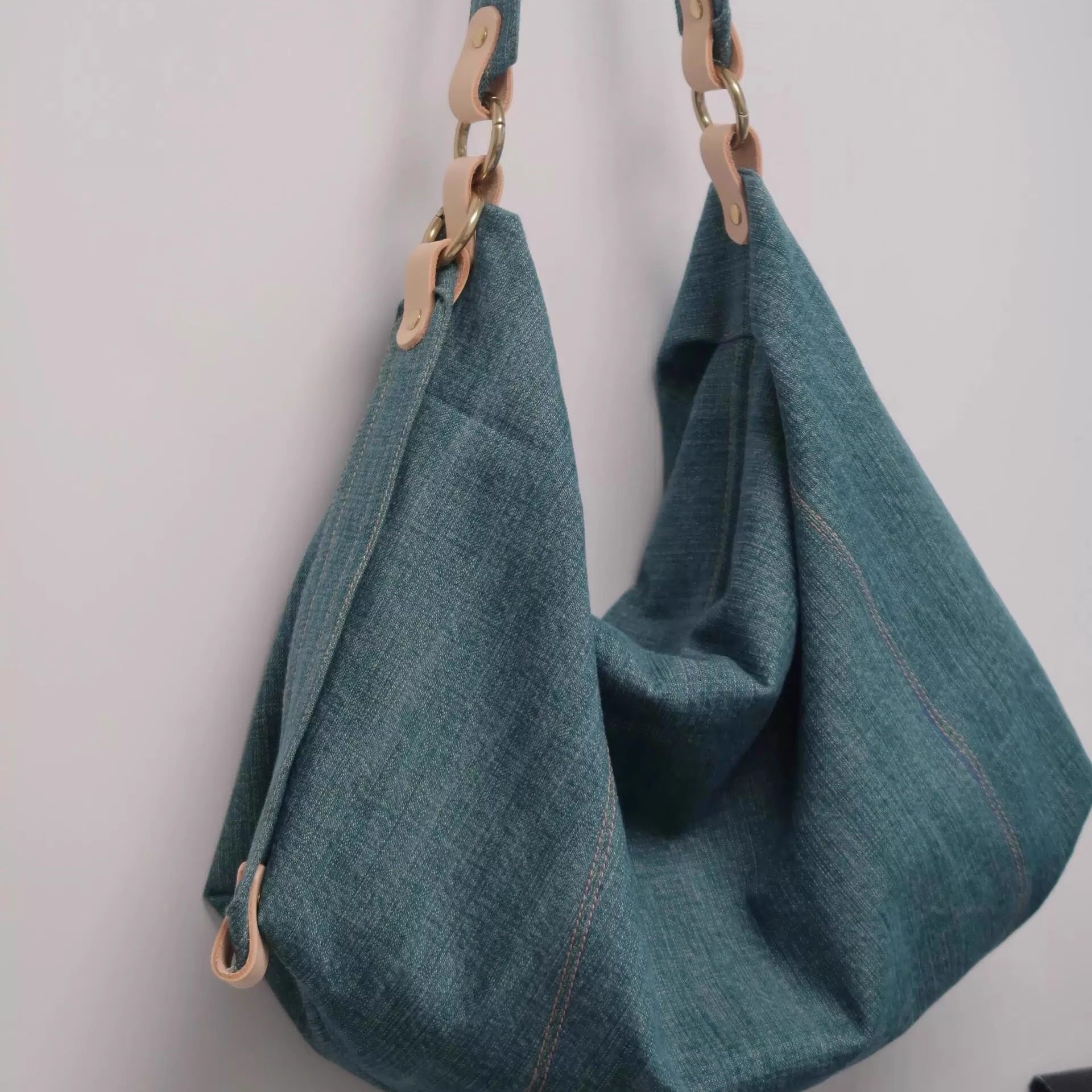 大容量懒惰风牛仔帆布包包女2025新款松弛感单肩腋下包通勤斜挎包,淘宝优惠券,粉丝福利购,淘宝优惠卷