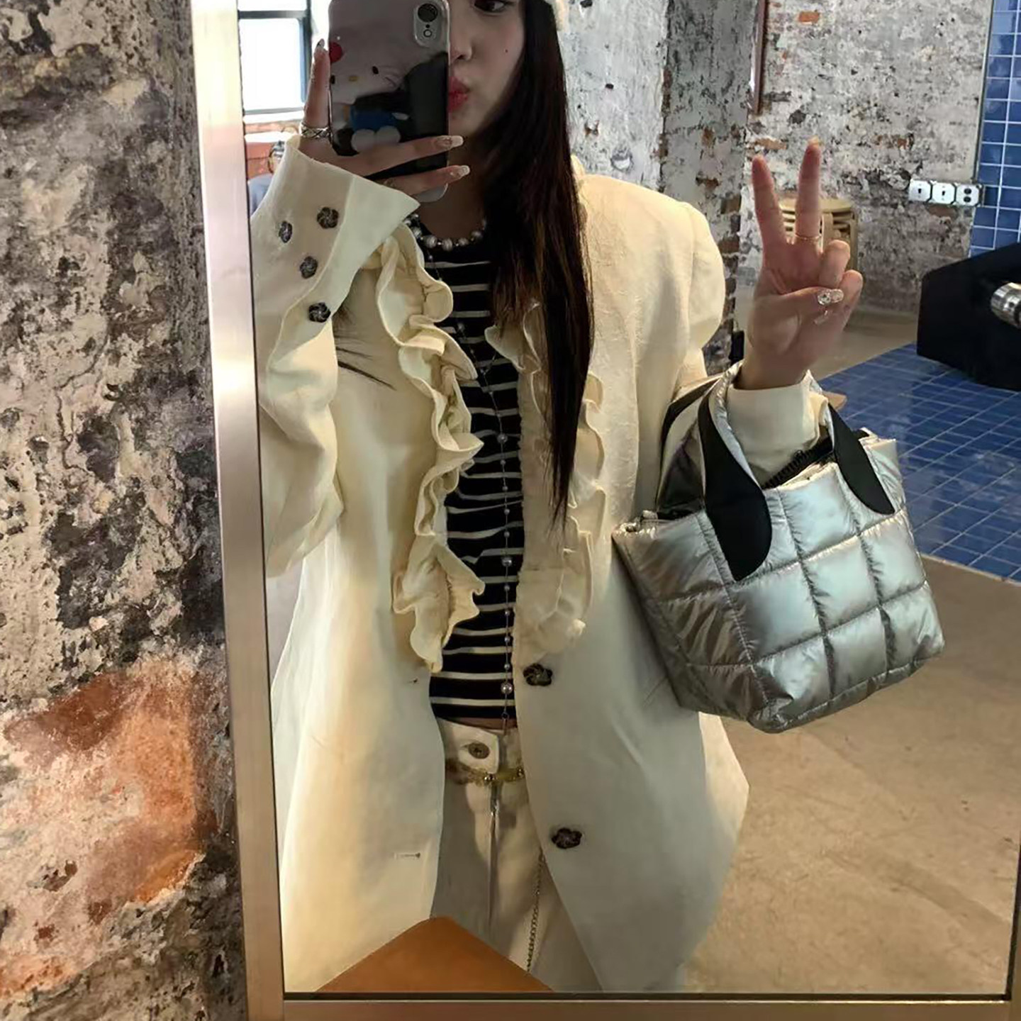 简约方格夹棉水桶包2025秋冬新款复古菱格绣线大容量菜篮子斜挎包,淘宝优惠券,粉丝福利购,淘宝优惠卷