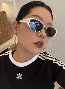 菱形脸！猫眼墨镜男女通用显脸小遮阳防紫外线网红街