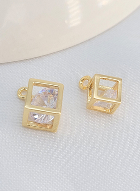 立体正方形镂空内嵌锆石吊坠