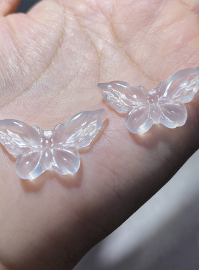 纤纤素手白冰玉髓蝴蝶双面雕项坠