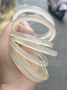 纤纤素手香槟色冰透玉髓镯女款