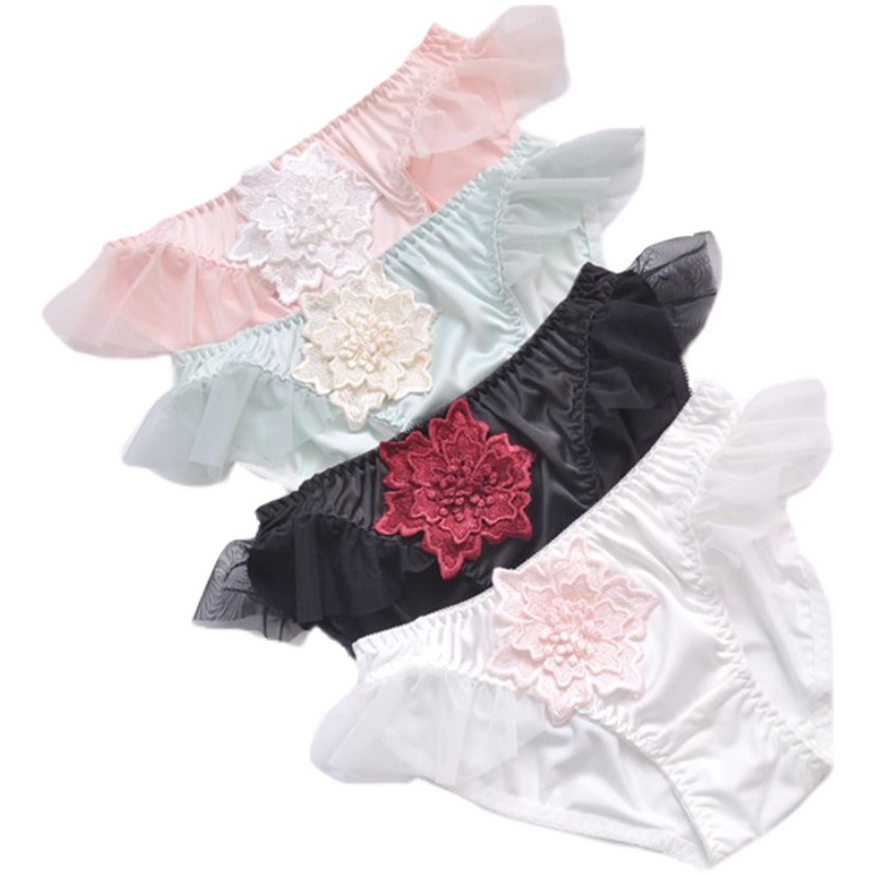 四色日系水溶刺绣蕾丝边可爱少女纯色性感牛奶丝女式中低腰三角裤 - 图3